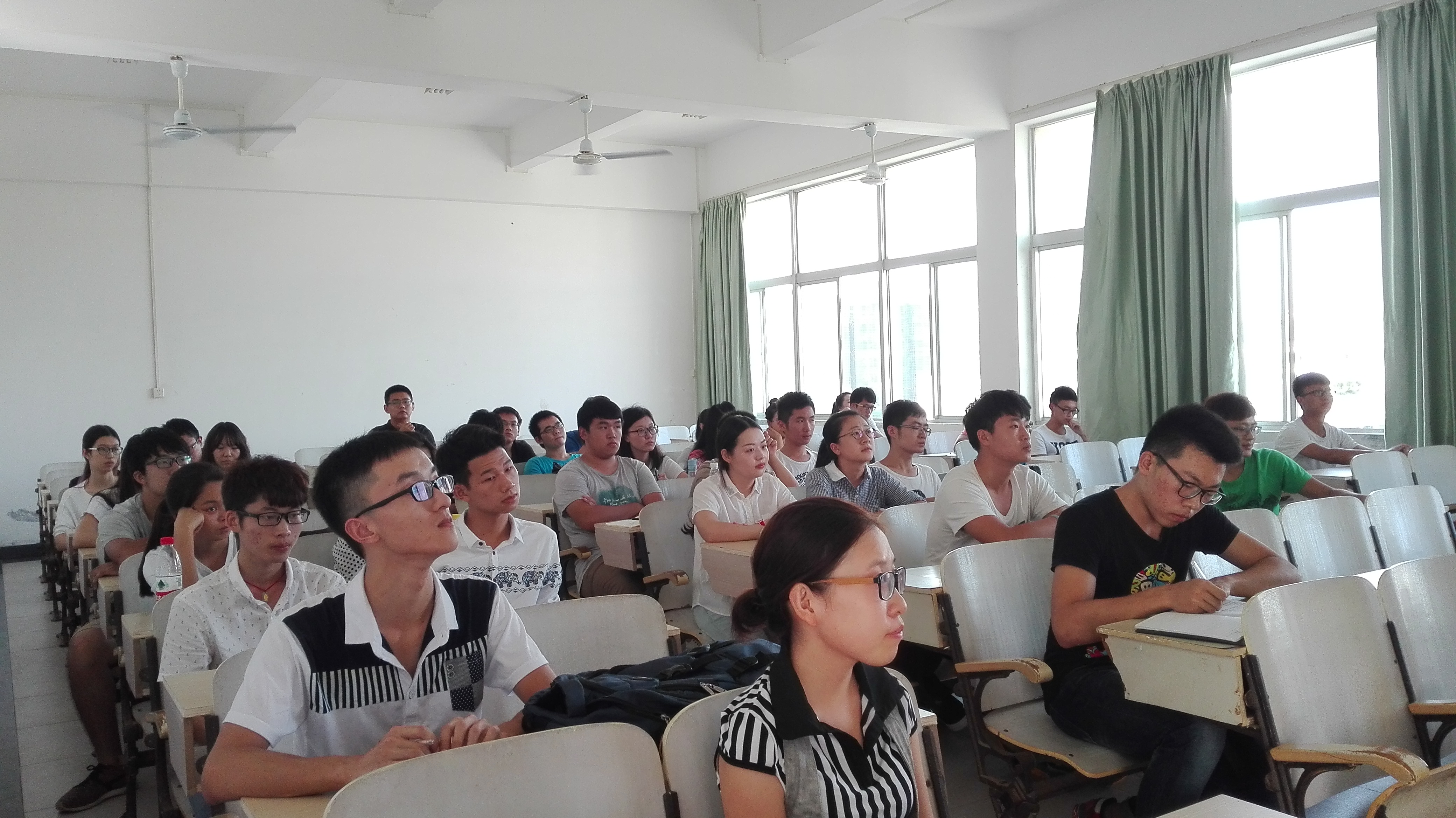 学习汇报生活会现场